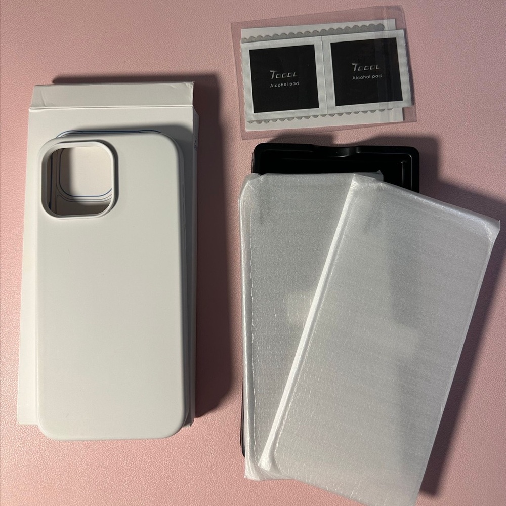 iPhone 14 Pro Max White Silicone Phone case 2 Screen Protector include